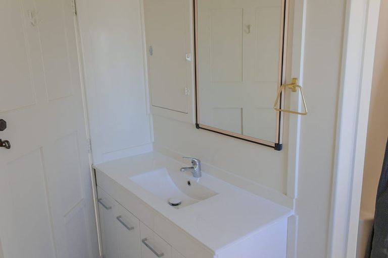 Photo of property in 24 Meeanee Quay, Westshore, Napier, 4110