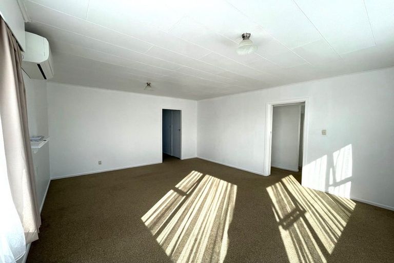 Photo of property in 2/154 Carrington Street, Lower Vogeltown, New Plymouth, 4310