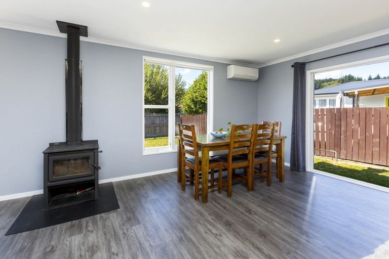 Photo of property in 53 Oregon Drive, Maoribank, Upper Hutt, 5018