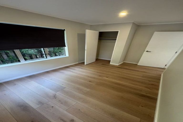 Photo of property in 81 Kemp Road, Massey, Auckland, 0614