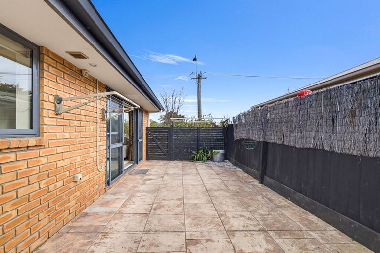 Photo of property in 1/42 Sawyers Arms Road, Northcote, Christchurch, 8052