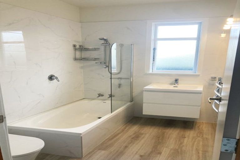 Photo of property in 1/135 Wilsons Road, Saint Martins, Christchurch, 8022