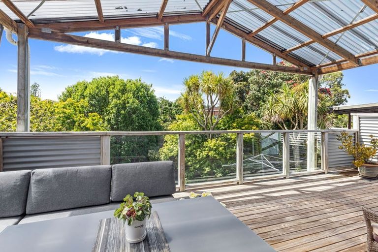 Photo of property in 16 Burtts Road, Durie Hill, Whanganui, 4500