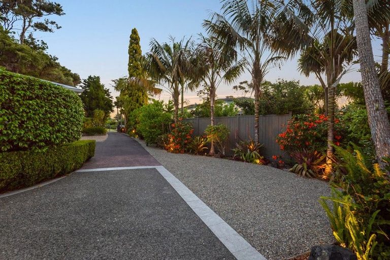 Photo of property in 14 Oscar Road, Greenhithe, Auckland, 0632