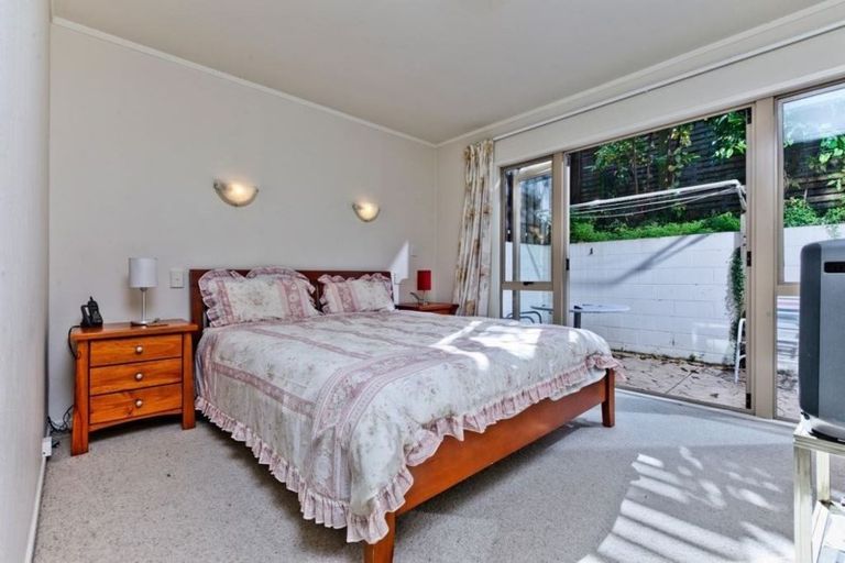 Photo of property in 2/23 Commodore Parry Road, Castor Bay, Auckland, 0620