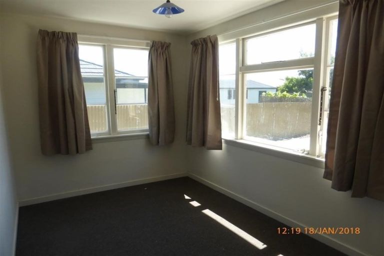Photo of property in 17 Shortland Street, Wainoni, Christchurch, 8061