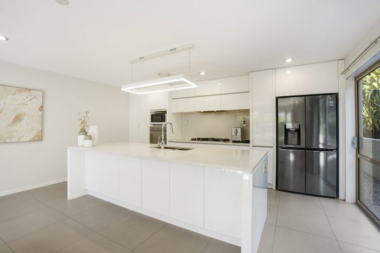 Photo of property in 6 Tuatini Place, Long Bay, Auckland, 0630