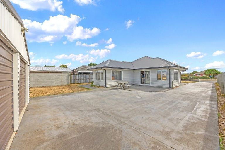 Photo of property in 15 Cuffs Road, Wainoni, Christchurch, 8061