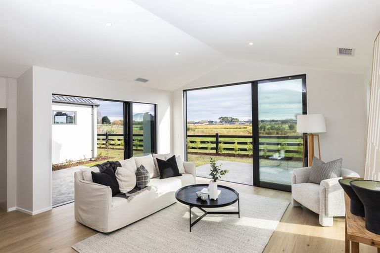 Photo of property in 100 Skibbereen Drive, Halswell, 8025