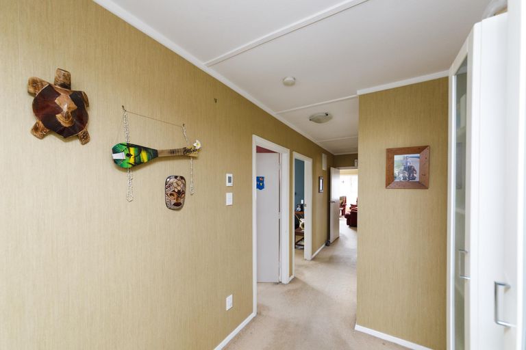 Photo of property in 15 Tweed Street, Roslyn, Palmerston North, 4414