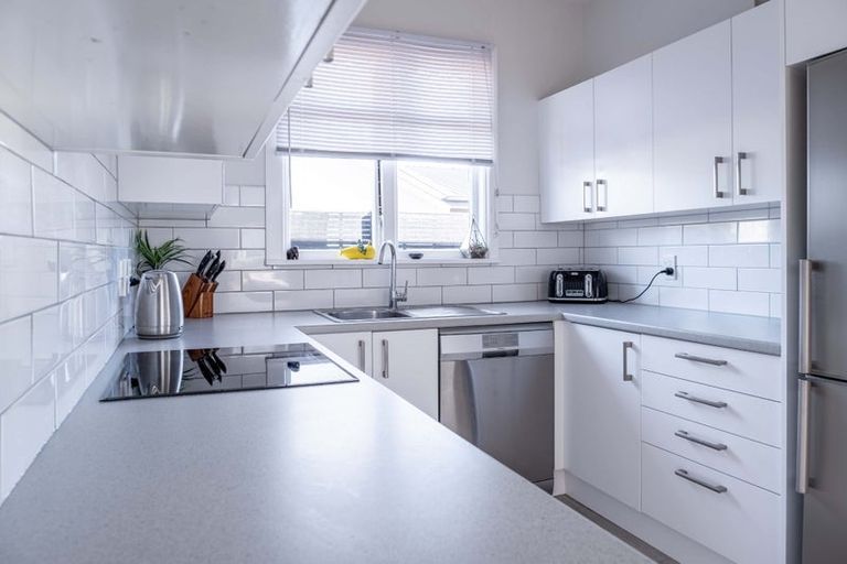 Photo of property in 1/135 Wilsons Road, Saint Martins, Christchurch, 8022