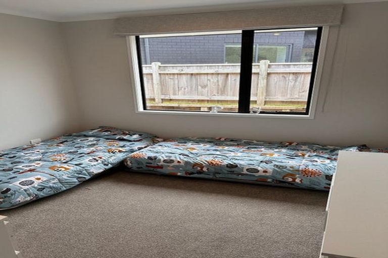 Photo of property in 8 Matau Lane, Ferndale, New Plymouth, 4310