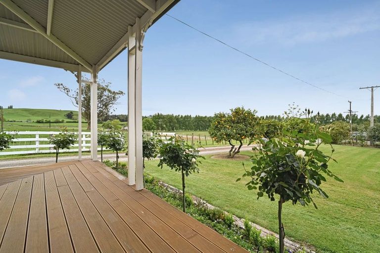 Photo of property in 56 Tapairu Road, Waipawa, 4275