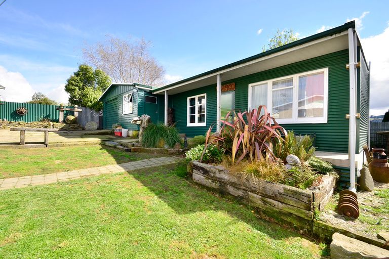 Photo of property in 296 Brockville Road, Brockville, Dunedin, 9011