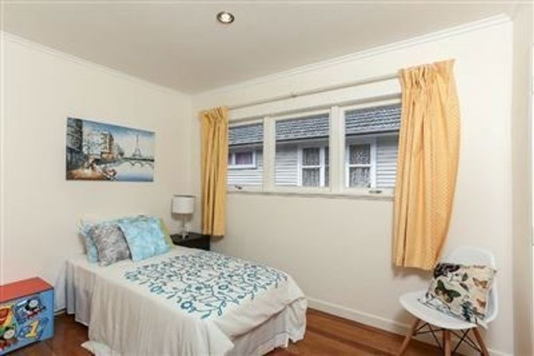 Photo of property in 4020 Great North Road, Glen Eden, Auckland, 0602