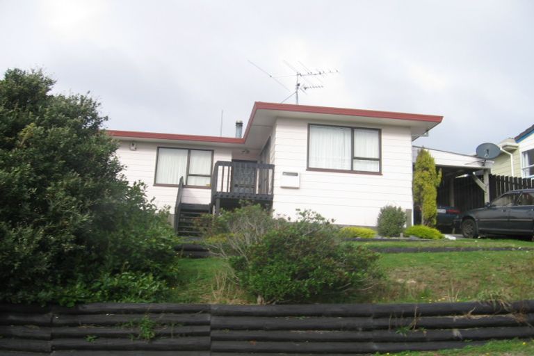 Photo of property in 8 Trinidad Crescent, Grenada Village, Wellington, 6037