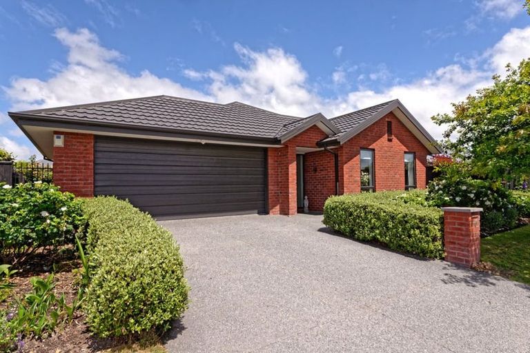 Photo of property in 10 Koura Drive, Rangiora, 7400