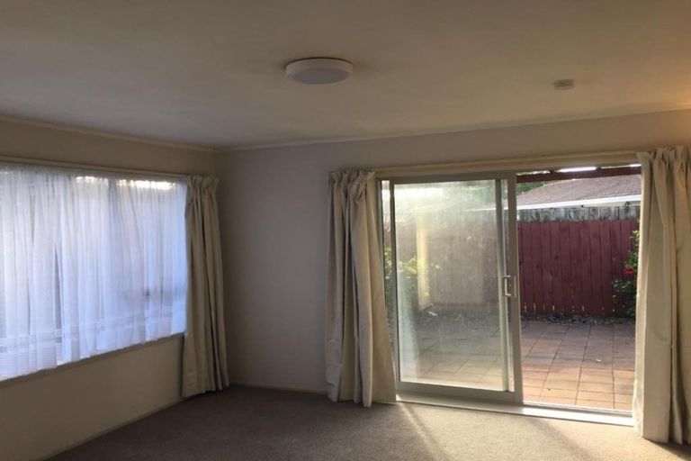 Photo of property in 2/32 Kindergarten Drive, Conifer Grove, Takanini, 2112