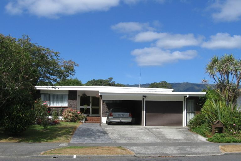 Photo of property in 10 Larchmont Grove, Totara Park, Upper Hutt, 5018