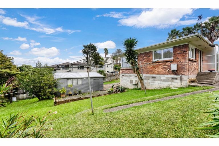 Photo of property in 2/28 Windy Ridge Road, Glenfield, Auckland, 0629