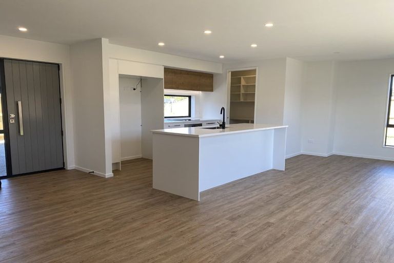 Photo of property in 143 Shillingford Boulevard, Rolleston, 7615