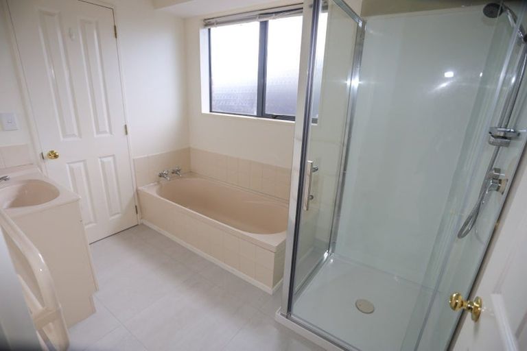 Photo of property in 124a Halswell Junction Road, Halswell, Christchurch, 8025