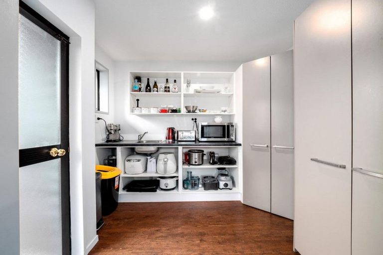 Photo of property in 30 Connemara Drive, Northwood, Christchurch, 8051