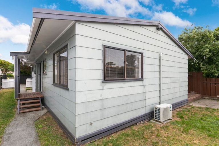 Photo of property in 22a Randwick Crescent, Moera, Lower Hutt, 5010