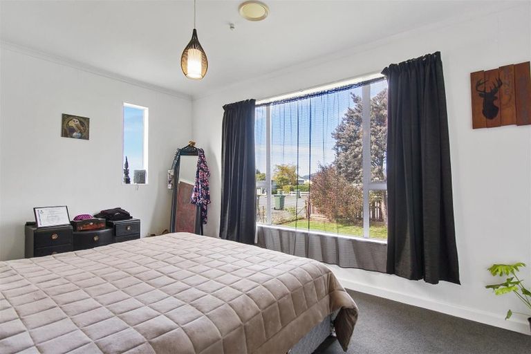 Photo of property in 16 Coronation Street, Waimate, 7924