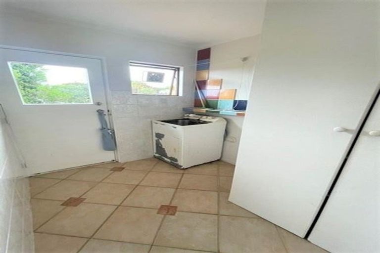 Photo of property in 228 Glamorgan Drive, Northcross, Auckland, 0630