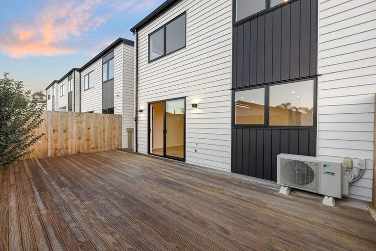 Photo of property in 27 Jandell Crescent, Bucklands Beach, Auckland, 2014
