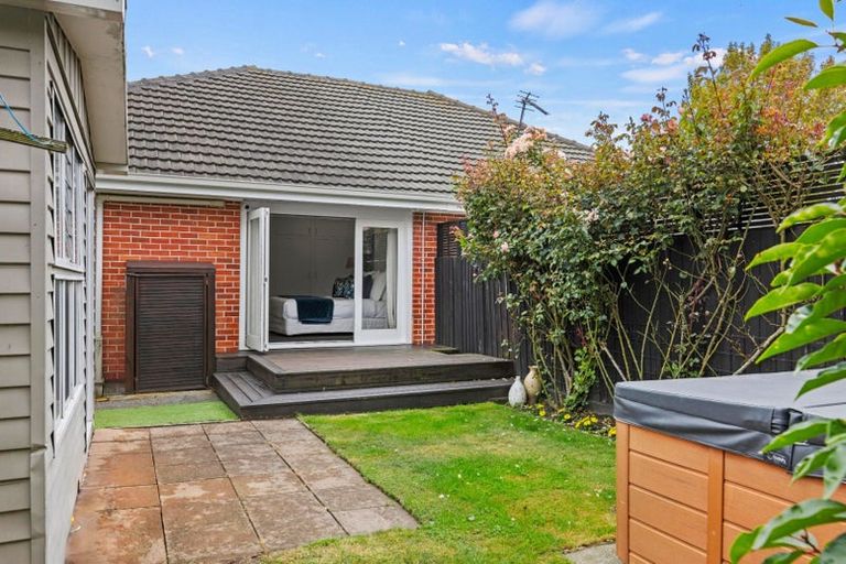 Photo of property in 2/110 Leinster Road, Merivale, Christchurch, 8014