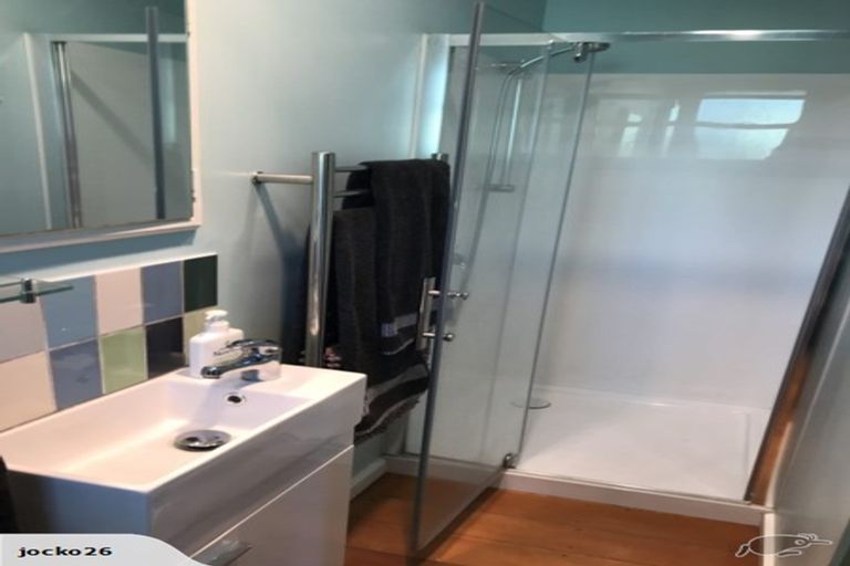 Photo of property in 2/4 George Street, Mangere East, Auckland, 2024