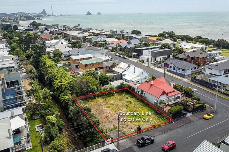 Photo of property in 10 Hobson Street, New Plymouth, 4312
