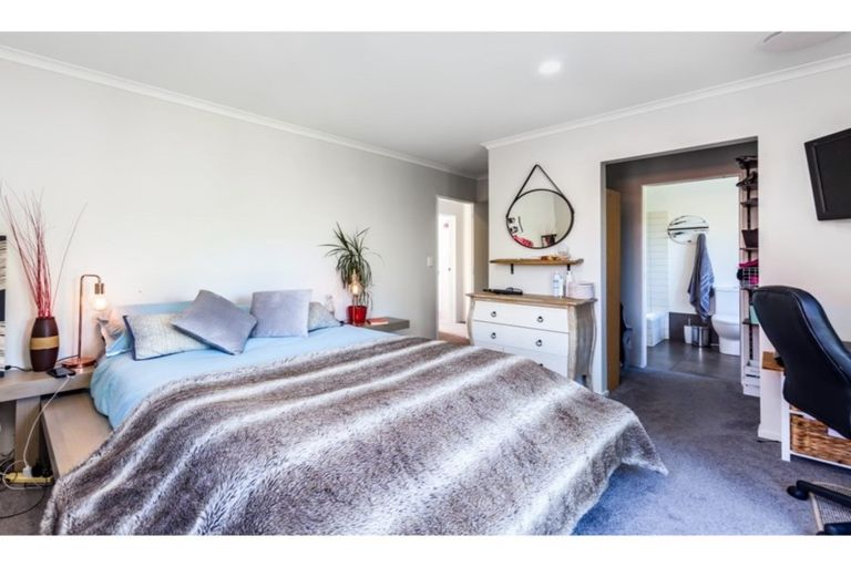 Photo of property in 77 Alverna View, Gulf Harbour, Whangaparaoa, 0930