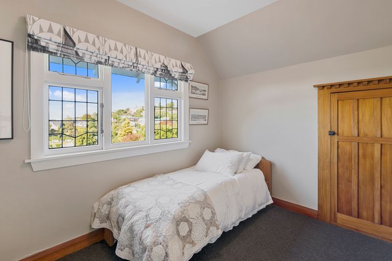 Photo of property in 5 Hackthorne Road, Cashmere, Christchurch, 8022