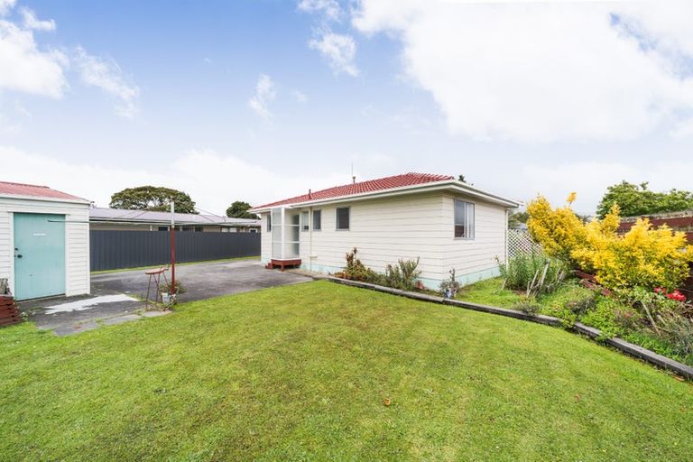 Photo of property in 43 Acacia Street, Kelvin Grove, Palmerston North, 4414