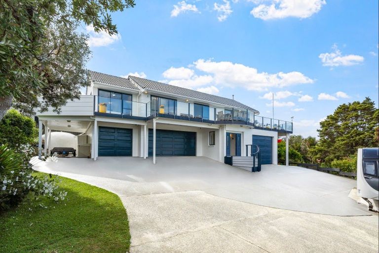 Photo of property in 4 Kookaburra Drive, Tawharanui Peninsula, Warkworth, 0986