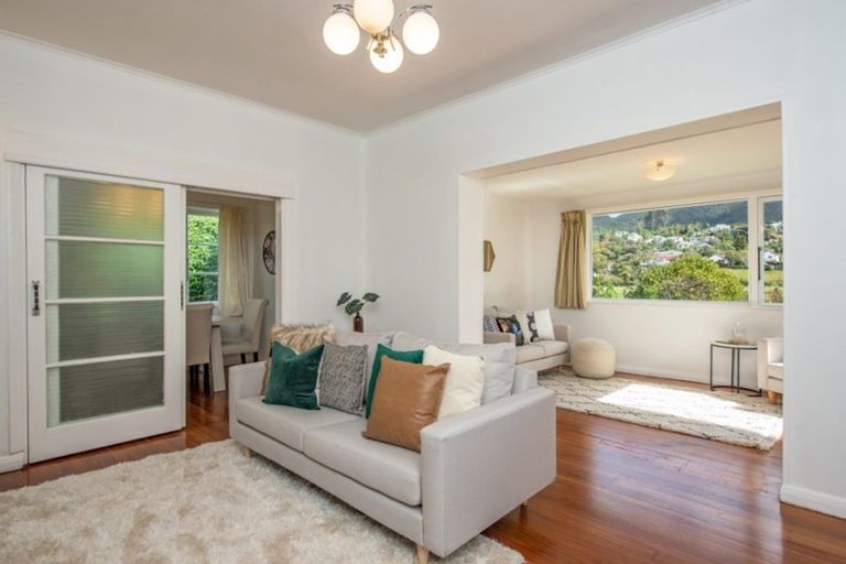 Photo of property in 15 Sunshine Avenue, Karori, Wellington, 6012