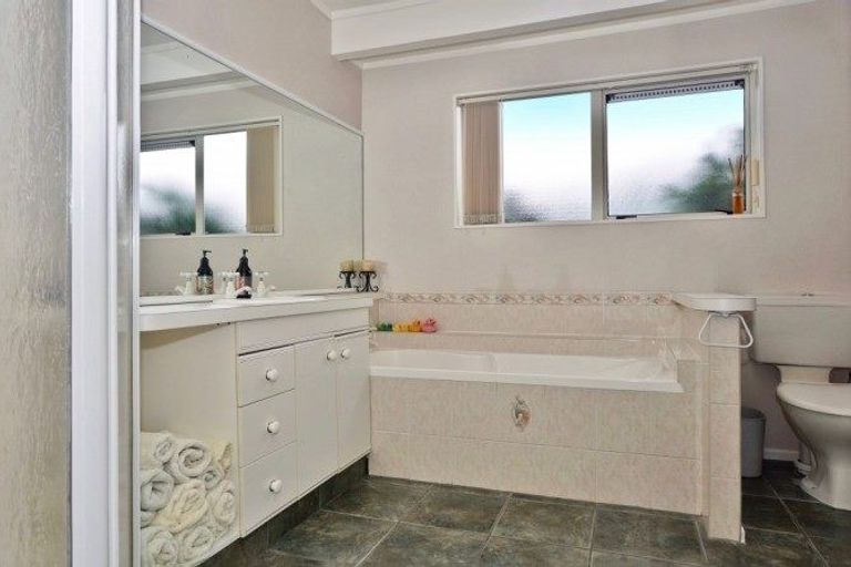 Photo of property in 53 Fairview Place, Te Puke, 3119