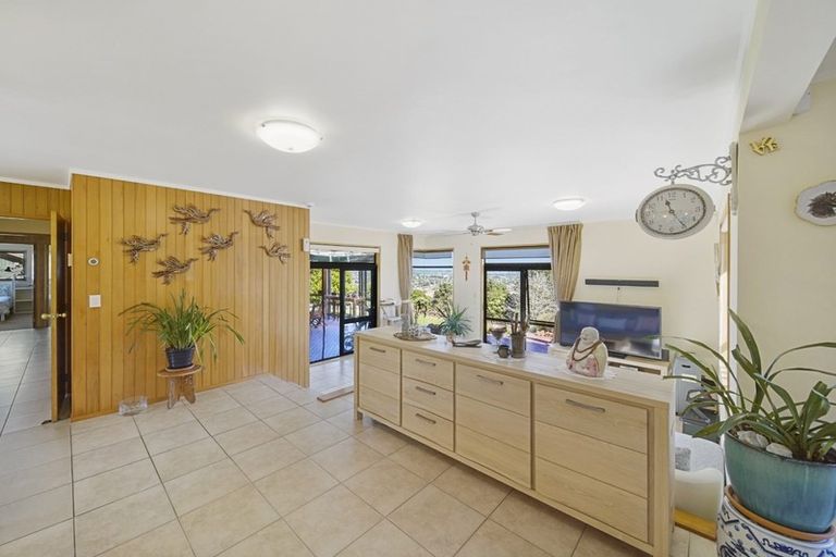 Photo of property in 307 Kaipara Road, Papakura, 2582
