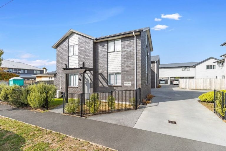 Photo of property in 2/28 Beatty Street, Melville, Hamilton, 3206