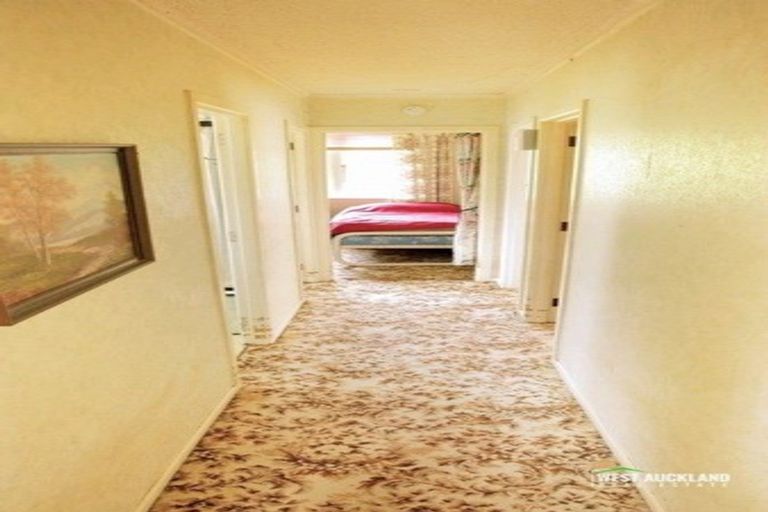 Photo of property in 26 Crystal Avenue, Glendene, Auckland, 0602