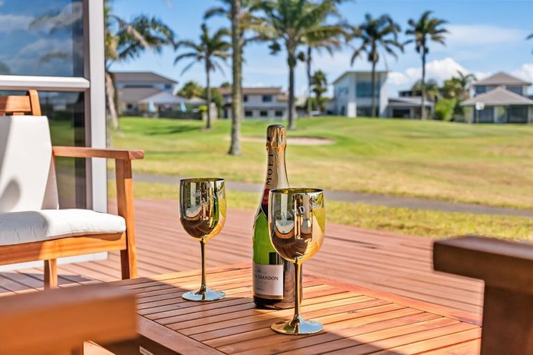 Photo of property in 22 Mamaku Drive, One Tree Point, 0118