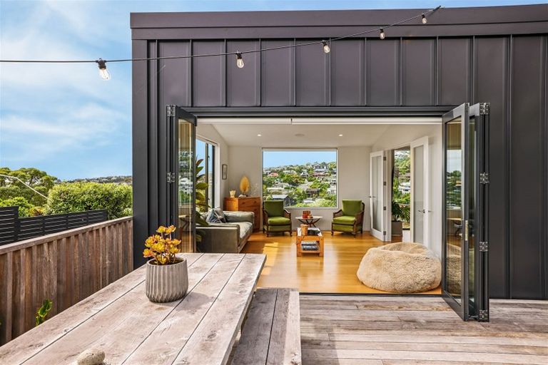 Photo of property in 110 Mount Pleasant Road, Mount Pleasant, Christchurch, 8081