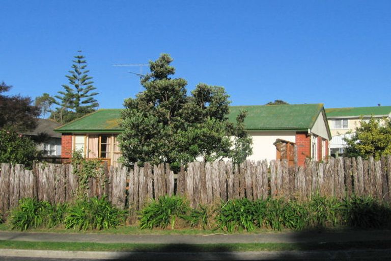 Photo of property in 81 Rangituhi Crescent, Takapuwahia, Porirua, 5022