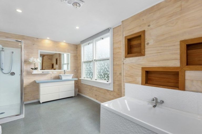 Photo of property in 67 Greenacres Street, Macandrew Bay, Dunedin, 9014