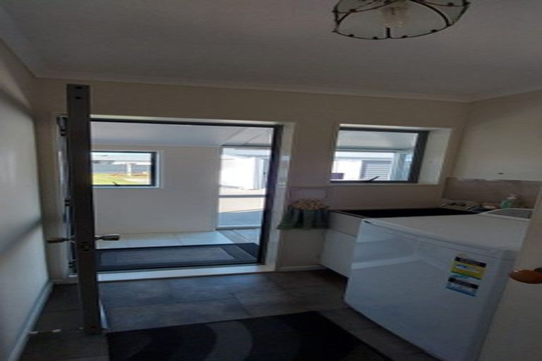 Photo of property in 212 Waihi Road, Hawera, 4610