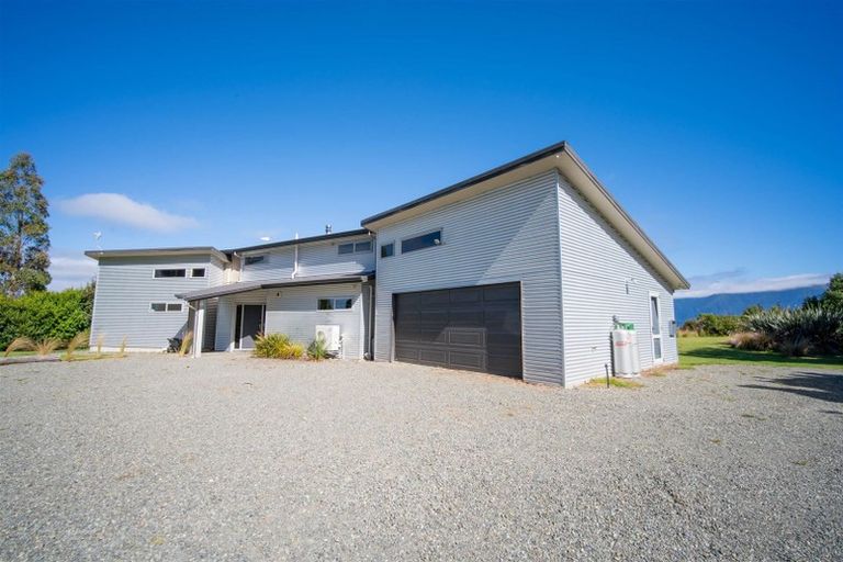 Photo of property in 11 Patience Bay Drive, Te Anau, 9679
