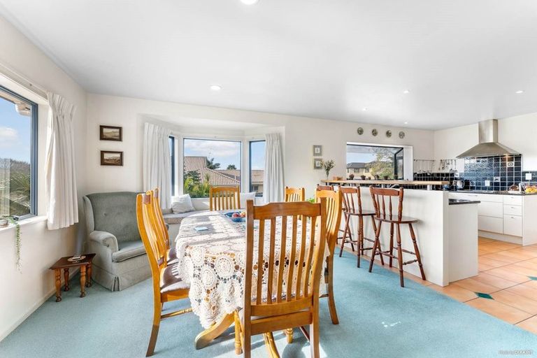 Photo of property in 16 Sunny Crescent, Huapai, Kumeu, 0810